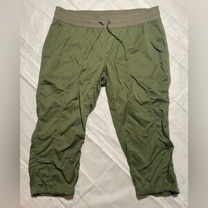 The North Face Army Green Aphrodite capri pants. Size XXL.